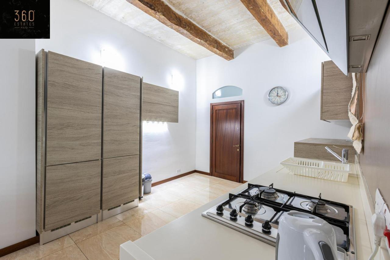 Seafront - Top Location, Top Floor With Wifi & Ac By 360 Estates Valletta Luaran gambar